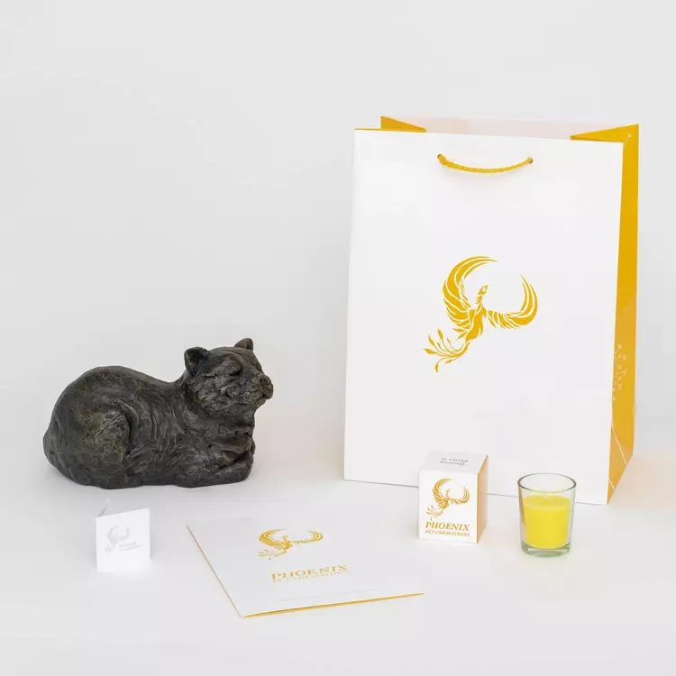 Urn for store cat remains